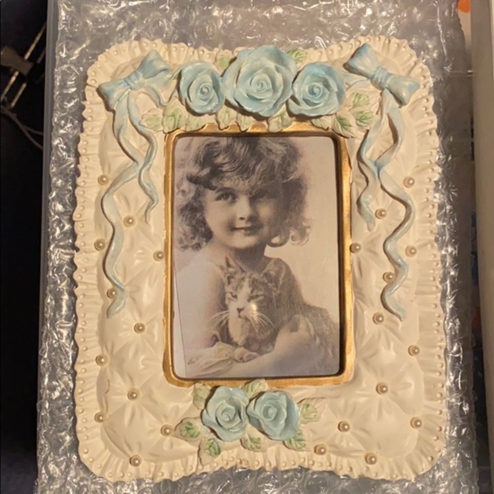 Victorian White and Blue Picture Frame